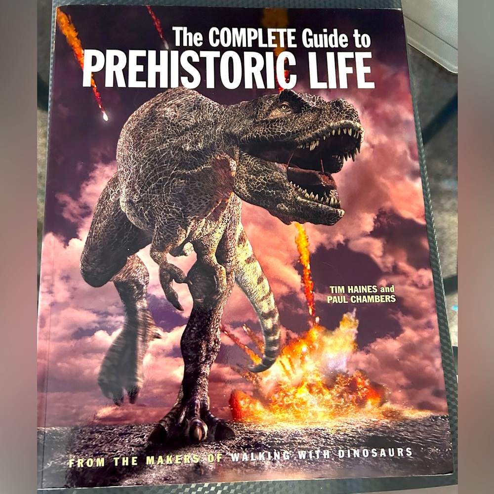 Prehistoric life 215pg Book great condition from A Firefly Books Collection